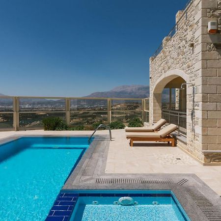 Villa Ovgoro Kamilári Kültér fotó