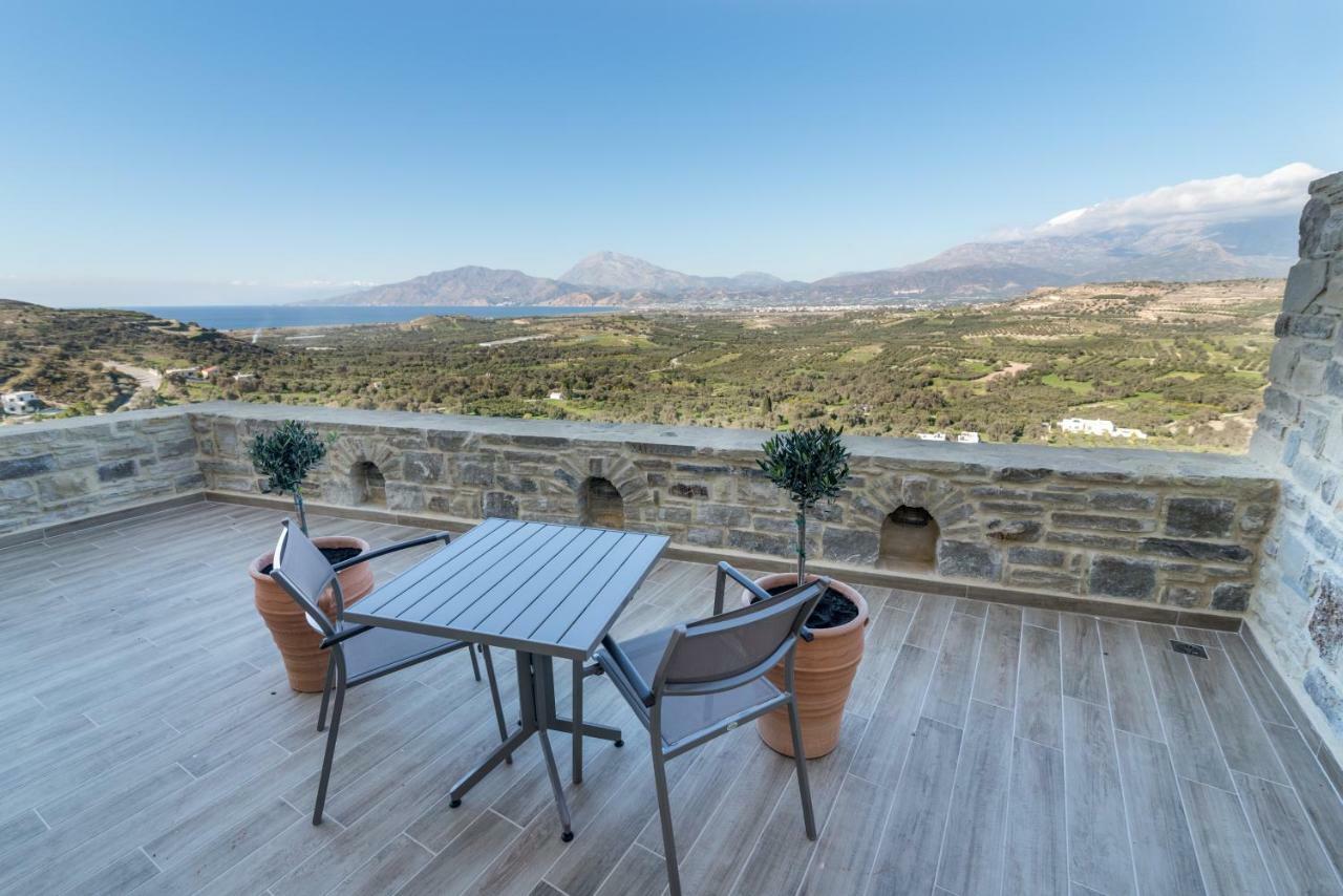 Villa Ovgoro Kamilári Kültér fotó